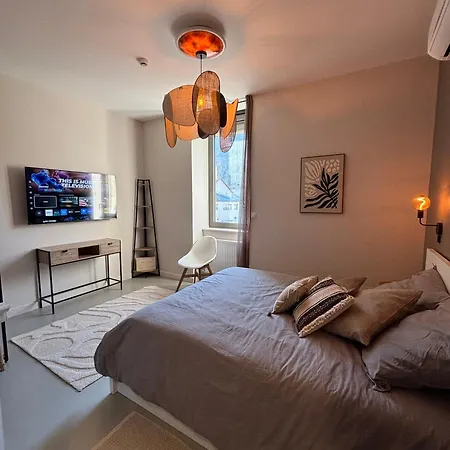 Hotel Les Terrasses Du Rhône, *